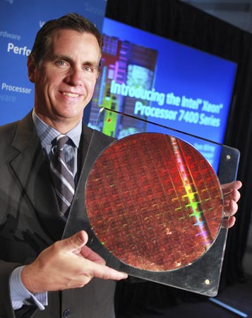 Intel выпускает первый 45-нм шестиядерный Xeon и еще шесть процессоров