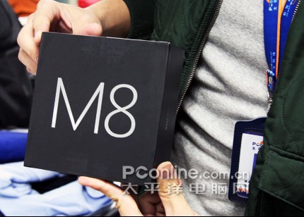 Клон iPhone Meizu M8 распаковали до релиза
